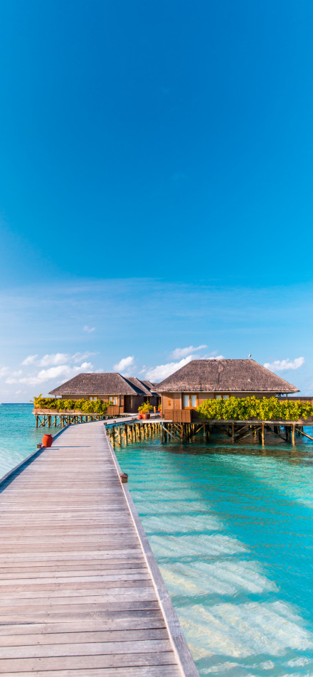 Maldives tropical water bungalow scenery 4K Phone Wallpaper