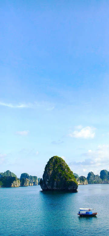 Island Scenery of Halong Bay, Vietnam