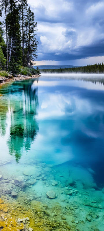 Landscape wallpaper 4k: clear lake, clouds, trees