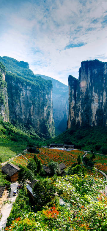 Natural scenery of the canyon at Kui Men, Fengjie County, Chongqing, China