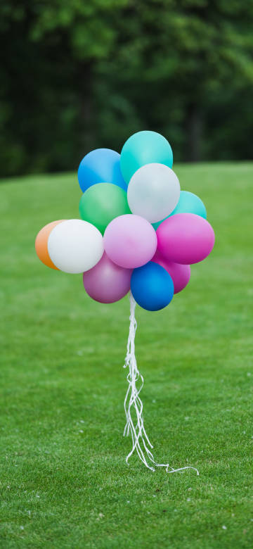 Beautiful Colorful Balloons IOS 26 Wallpaper