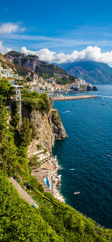 Stunning Amalfi Coast: Cliffside Villages & Blue Seas
