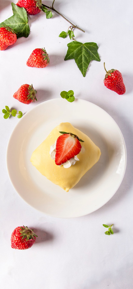 Elegant Strawberry Crepe Dessert Phone Wallpaper 4K