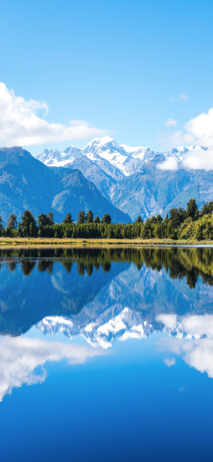 Beautiful reflection of Lake Matheson in New Zealand phone wallpaper