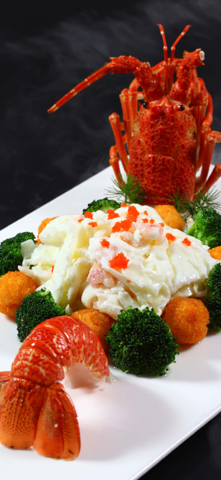 Cantonese-Style Lobster with Scrambled Egg White 4K Phone Wallpaper