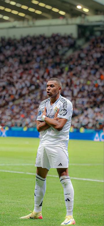 Soccer Star Mbappé HD Wallpaper