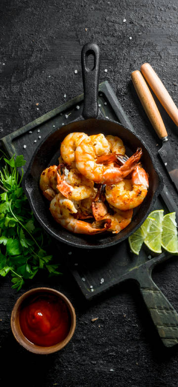 Mouth-watering fried shrimp platter phone wallpaper