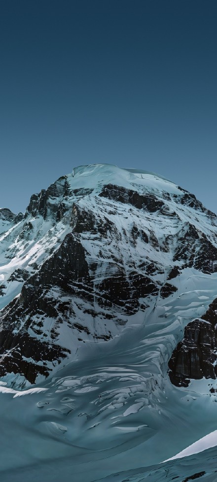 Majestic Snow-Covered Peak 4K Wallpaper