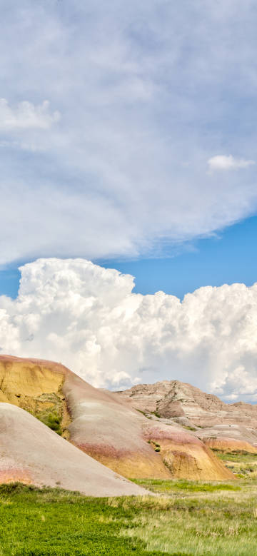 Natural wonder wallpaper: Painted hills under a wide sky