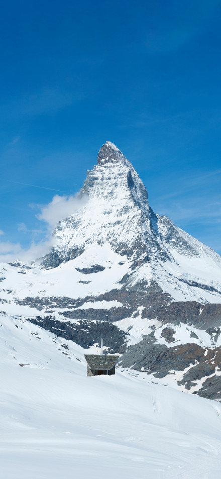Matterhorn Switzerland natural scenery wallpaper: mountain peak and blue sky