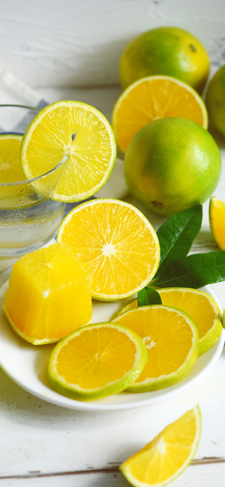 Freshly Sliced Green Oranges 4K Wallpaper