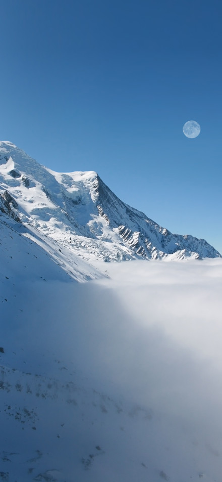 Beautiful snowy mountain landscape wallpaper: snow, sky and moon