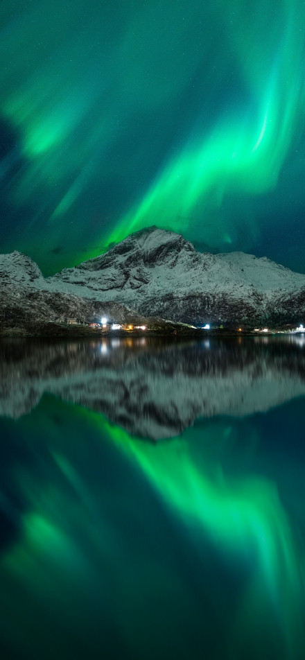 Beautiful Green Northern Lights Over Snowy Mountains 4K Phone Wallpaper