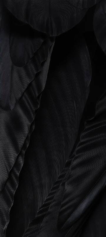 Clear texture black feather phone wallpaper
