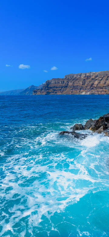 Beautiful seaside scenery under the blue sky