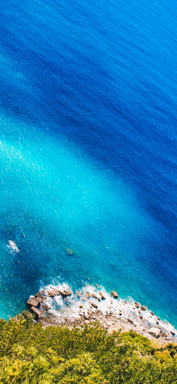 Charming deep blue sea scenery phone wallpaper