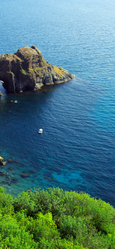 Beautiful coastal rocky scenery phone wallpaper