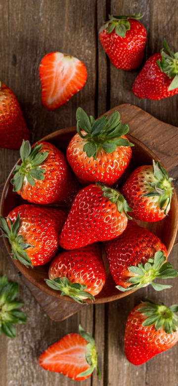 Fresh Red Strawberries in a Wooden Bowl 4K Wallpaper