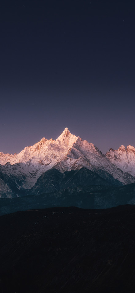 Beautiful Pink Alpenglow On Snowy Mountain 4K Wallpaper