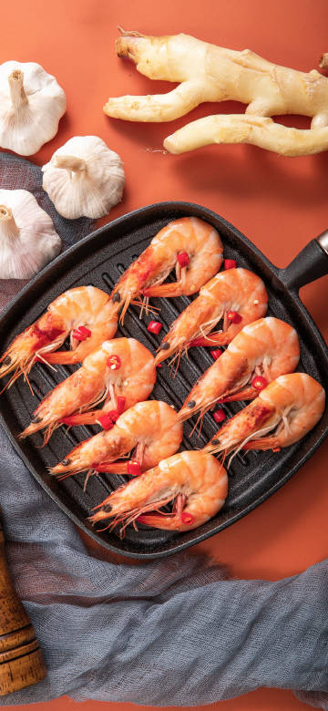 Tempting spicy grilled shrimp phone wallpaper